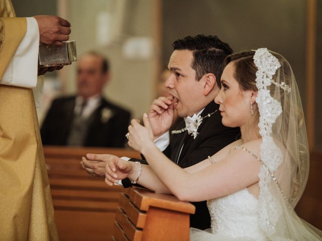 La boda de Leonel y Priscila en Monterrey, Nuevo León 33