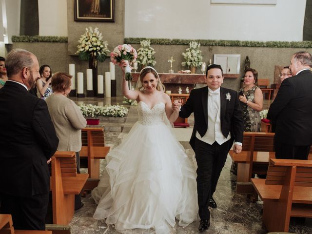 La boda de Leonel y Priscila en Monterrey, Nuevo León 35