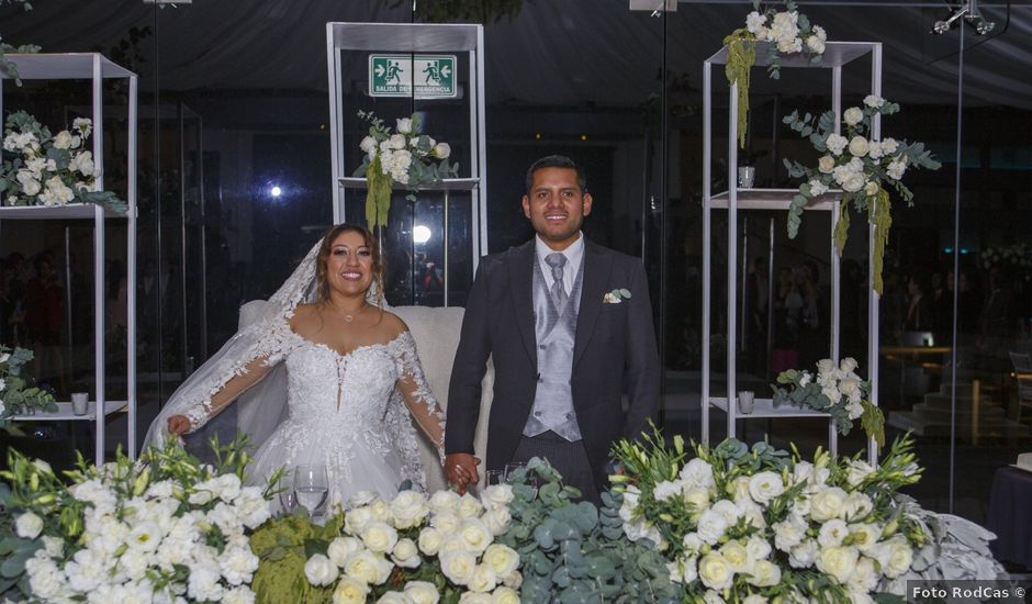La boda de Juan Carlos y Ingrid en Jilotzingo, Estado México