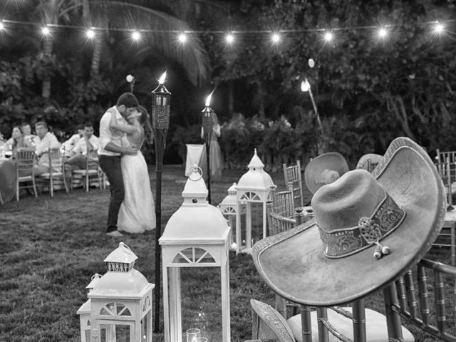 La boda de Diego y Gaby en Bahía de Banderas, Nayarit 40