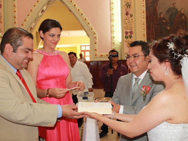 La boda de Erasmo y Aida en Tlaxcala, Tlaxcala 13