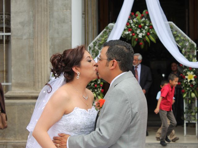 La boda de Erasmo y Aida en Tlaxcala, Tlaxcala 16