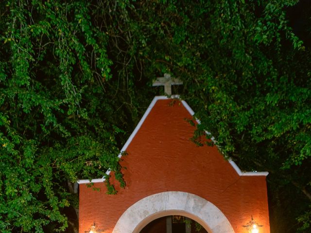 La boda de Carlos y Gaby en Mérida, Yucatán 32