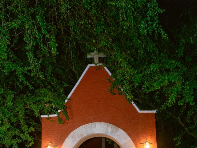 La boda de Carlos y Gaby en Mérida, Yucatán 33