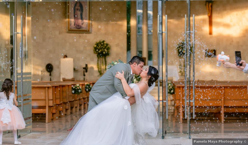 La boda de Carlos y Gaby en Mérida, Yucatán