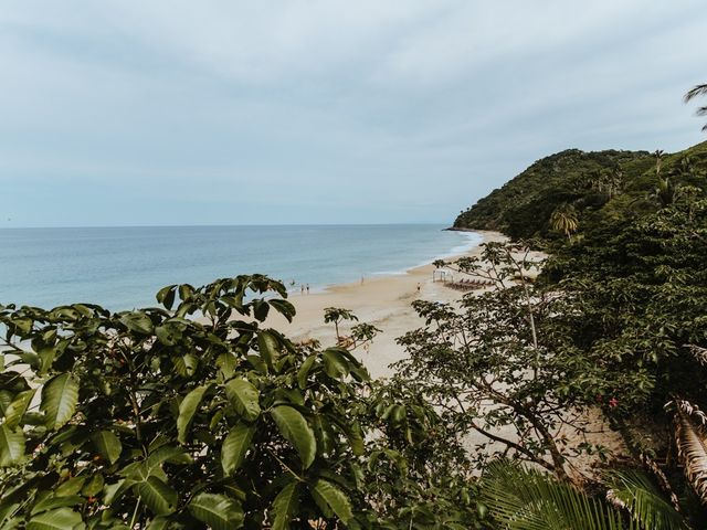 La boda de Andres y Itzel en Bahía de Banderas, Nayarit 4