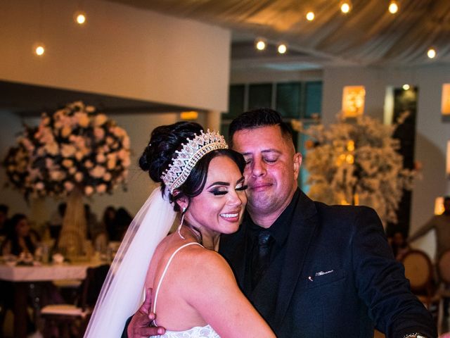 La boda de Victor y Isabel en Guadalajara, Jalisco 18