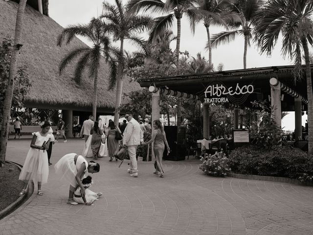 La boda de Ben y Brenda en Puerto Vallarta, Jalisco 102