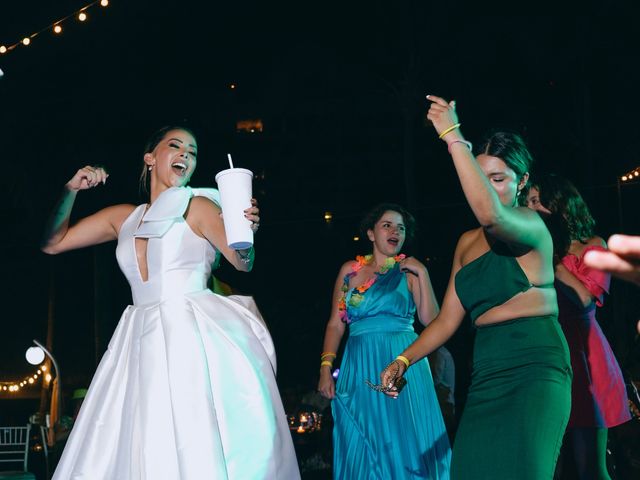 La boda de Ben y Brenda en Puerto Vallarta, Jalisco 118