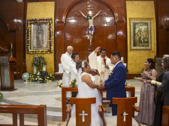 La boda de Carlos y Laura en Coatzacoalcos, Veracruz 3