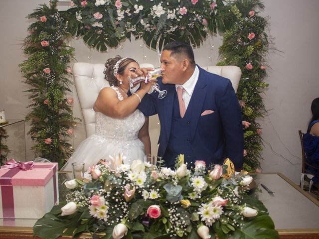 La boda de Carlos y Laura en Coatzacoalcos, Veracruz 6