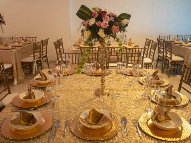 La boda de Carlos y Laura en Coatzacoalcos, Veracruz 15