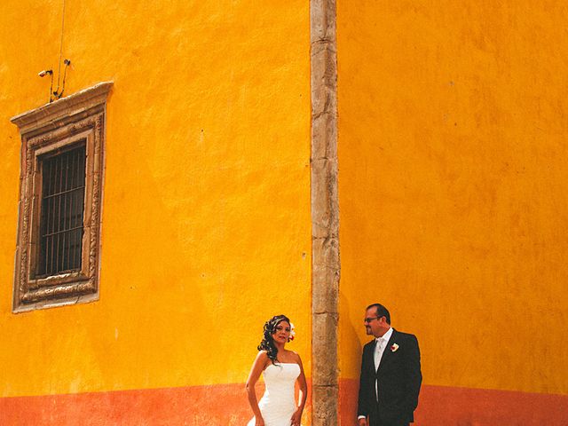 La boda de Rubén y Laura en Salamanca, Guanajuato 42