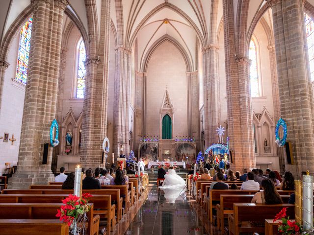 La boda de Cristóbal y Carina en Zamora, Michoacán 13