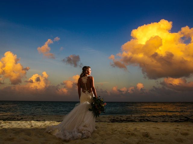 La boda de Sam y Ashley en Isla Mujeres, Quintana Roo 17