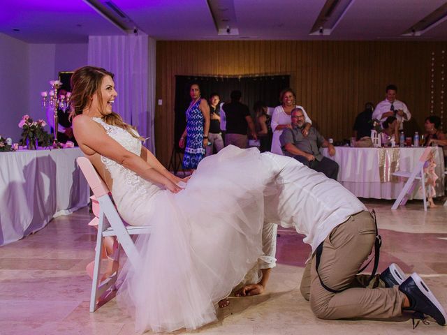 La boda de Sam y Ashley en Isla Mujeres, Quintana Roo 25