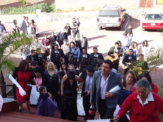 La boda de Maribel y Rigoberto en Tzintzuntzan, Michoacán 5