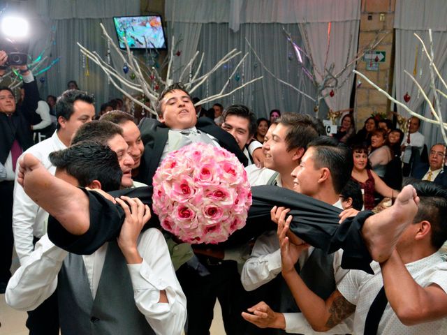 La boda de Javier y Cynthia en Tlalpan, Ciudad de México 212