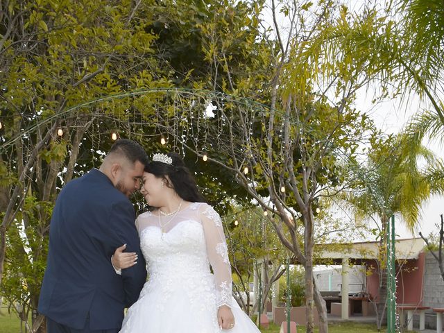 La boda de Erik  y Verónica  en Huanímaro, Guanajuato 23