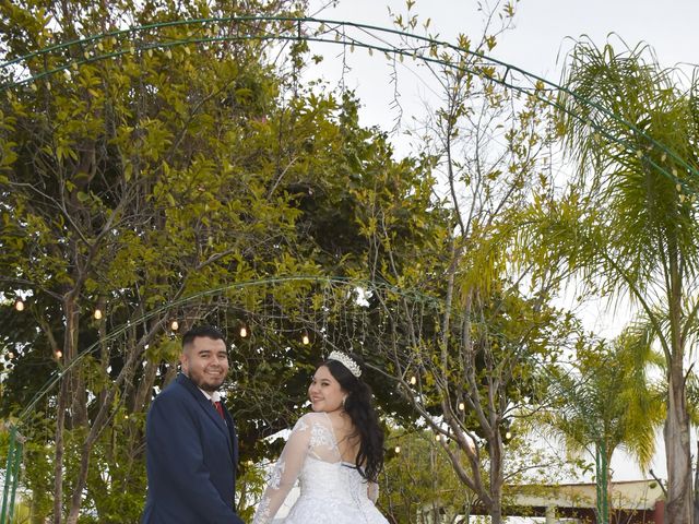 La boda de Erik  y Verónica  en Huanímaro, Guanajuato 24