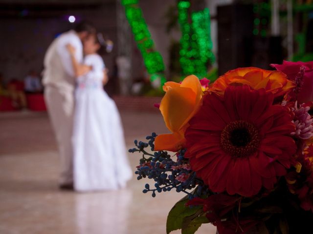 La boda de Ricardo y Yuri en Iztacalco, Ciudad de México 107