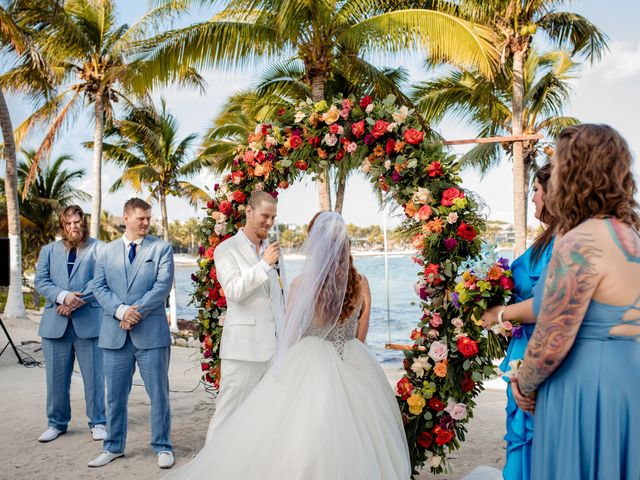 La boda de Timothy y Dilssie en Playa del Carmen, Quintana Roo 39