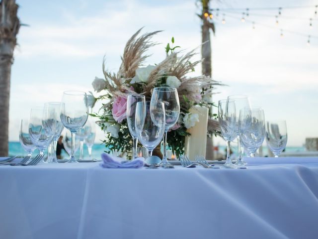 La boda de Santiago y Sayra  en Cancún, Quintana Roo 1