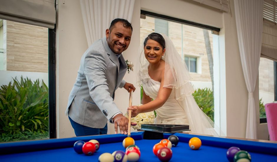 La boda de Santiago y Sayra  en Cancún, Quintana Roo