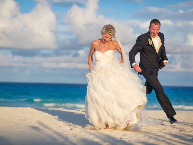 La boda de Brent y Marilu en Cancún, Quintana Roo 59