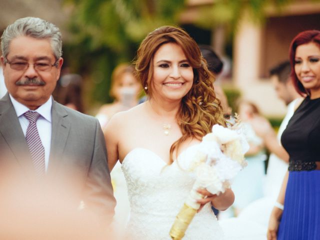 La boda de Juan Carlos y Susana en Huatulco, Oaxaca 13