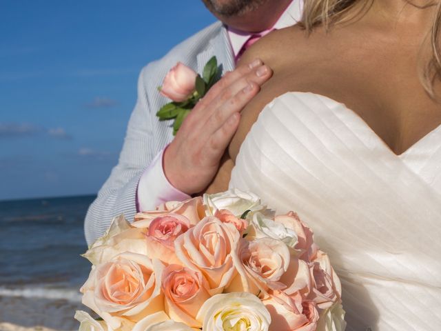 La boda de Aaron y Lauren en Playa del Carmen, Quintana Roo 13