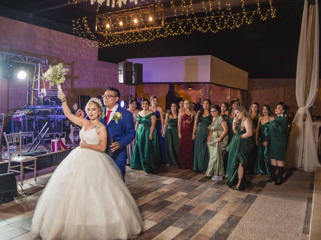 La boda de Victor y Daniela en Guaymas-San Carlos, Sonora 93