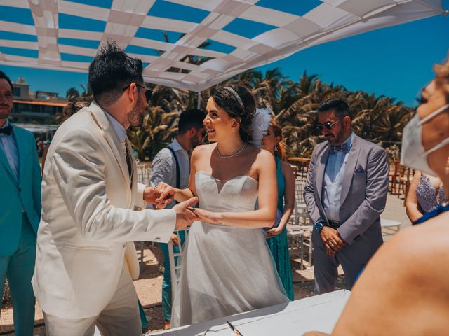 La boda de Diego y Paulina en Acapulco, Guerrero 121