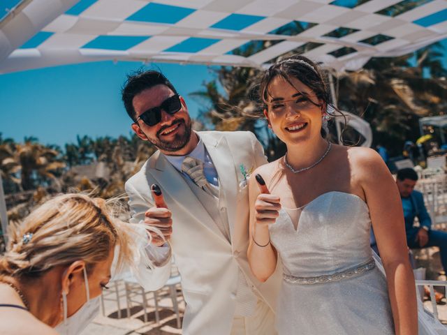 La boda de Diego y Paulina en Acapulco, Guerrero 125