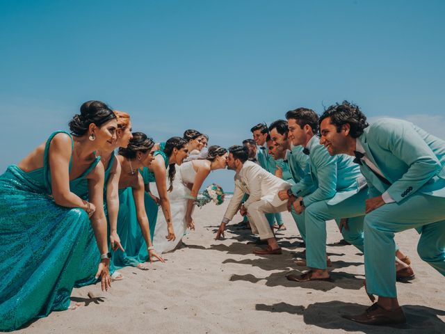 La boda de Diego y Paulina en Acapulco, Guerrero 129