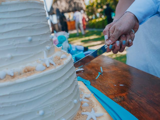 La boda de Diego y Paulina en Acapulco, Guerrero 143