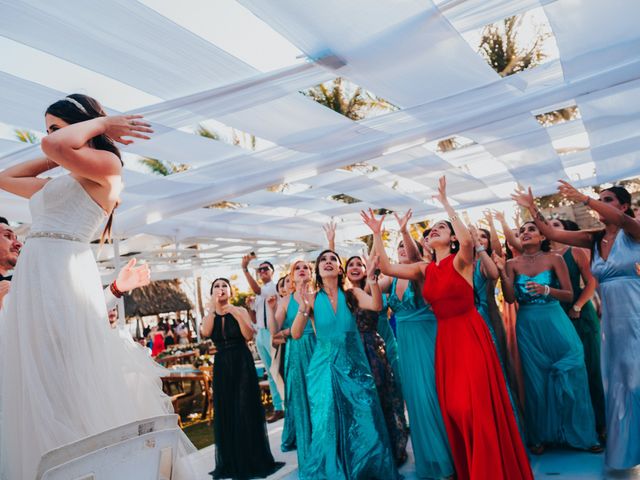 La boda de Diego y Paulina en Acapulco, Guerrero 162