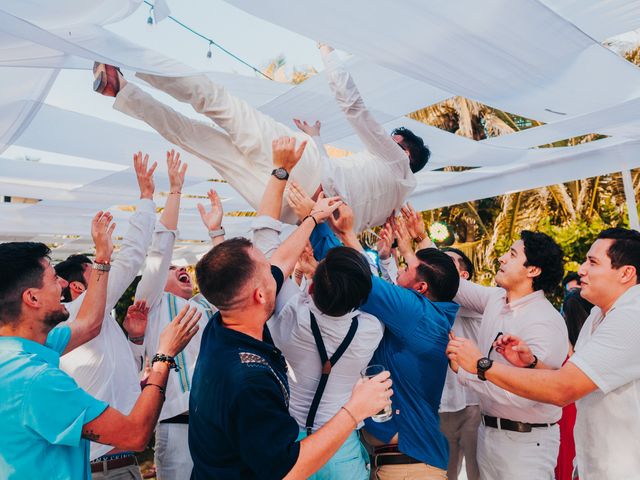 La boda de Diego y Paulina en Acapulco, Guerrero 175