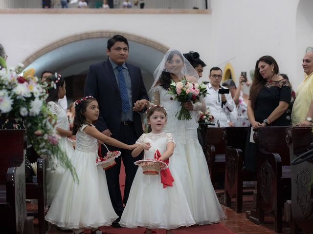 La boda de Tony y Diana en Izamal, Yucatán 13