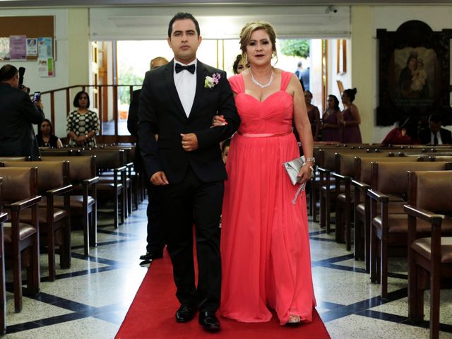 La boda de Erik y Anahi en San Luis Potosí, San Luis Potosí 17