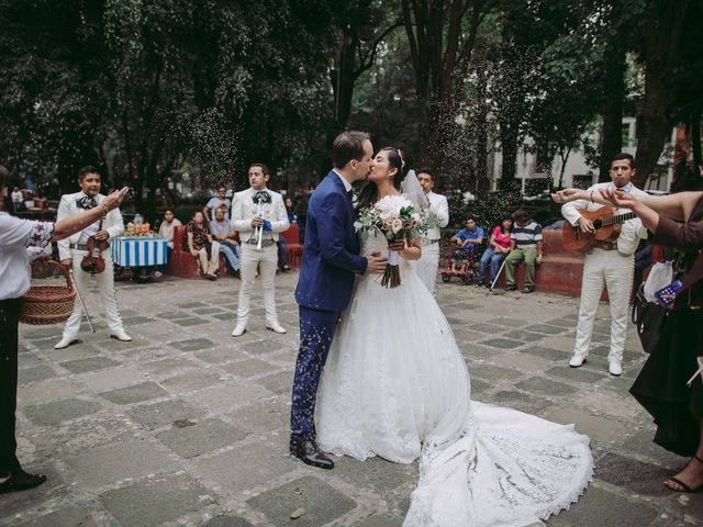 La boda de Arnaud y Adriana en Iztapalapa, Ciudad de México 23