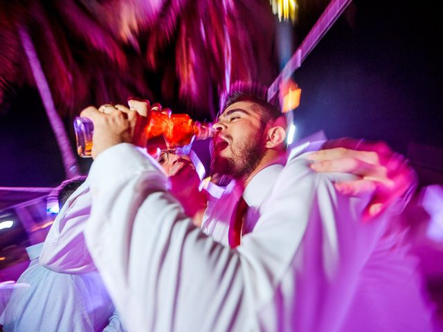 La boda de Ernesto y Alisa en Huatulco, Oaxaca 35