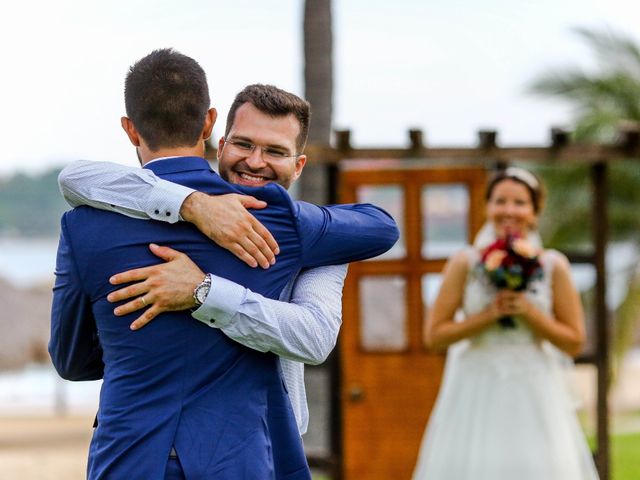 La boda de Ernesto y Alisa en Huatulco, Oaxaca 31