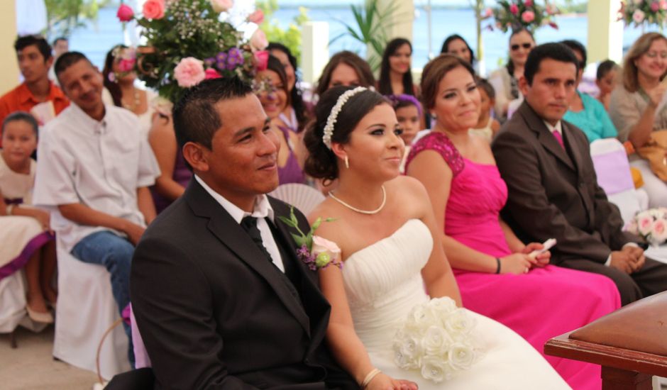 La boda de Rafael y María en Manzanillo, Colima