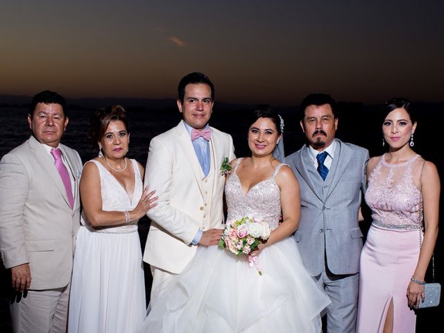 La boda de Tania  y Efren   en Puerto Vallarta, Jalisco 15