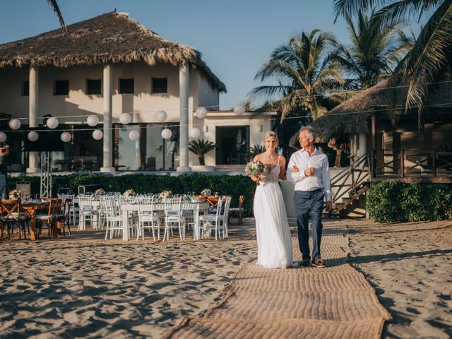 La boda de Khrista y César en Acapulco, Guerrero 33