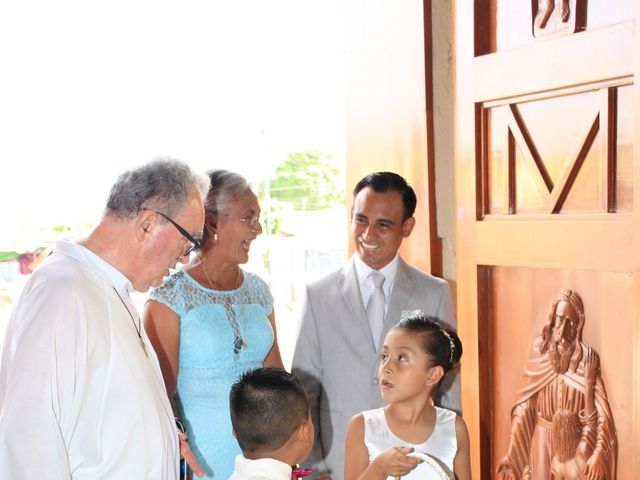 La boda de Jesús Manuel y Linda Cristell en Comalcalco, Tabasco 3
