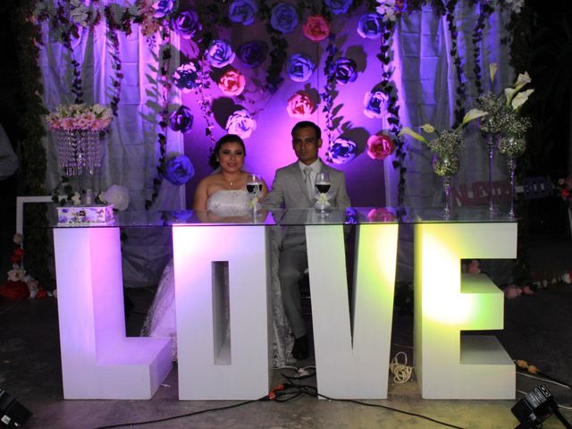 La boda de Jesús Manuel y Linda Cristell en Comalcalco, Tabasco 24