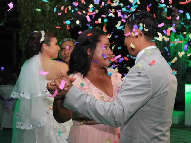 La boda de Jesús Manuel y Linda Cristell en Comalcalco, Tabasco 25