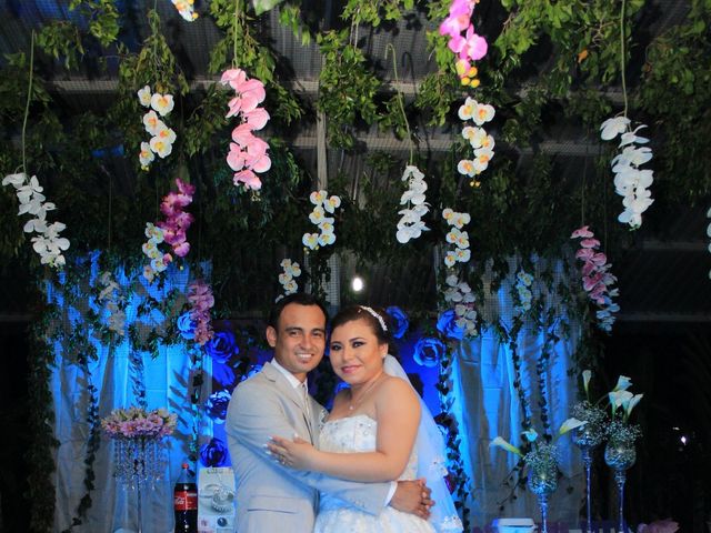 La boda de Jesús Manuel y Linda Cristell en Comalcalco, Tabasco 27